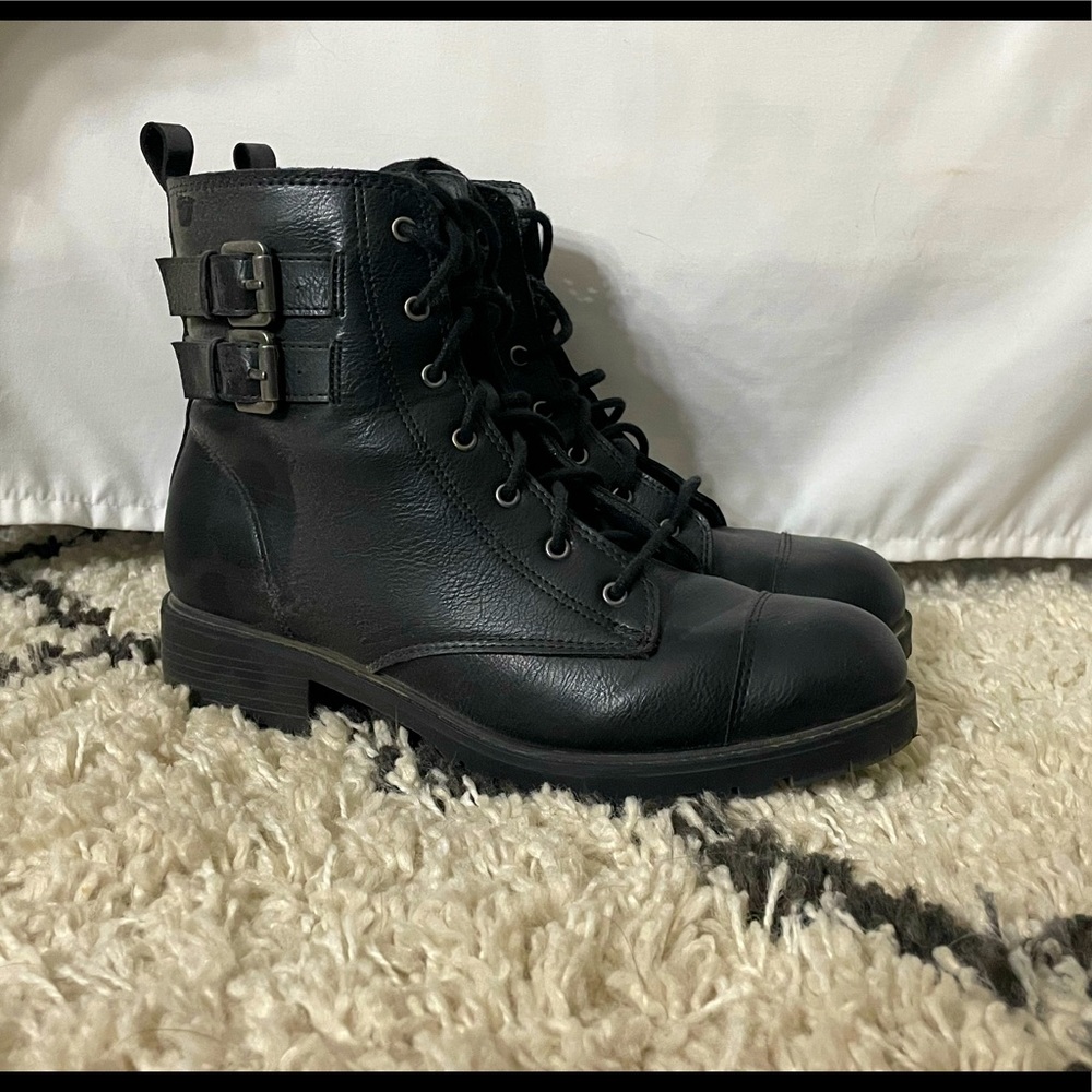 These boots are so cozy and style with so many things and I love them.